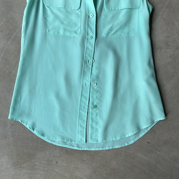 EQUIPMENT silk sleeveless button down blouse - Picture 4 of 5